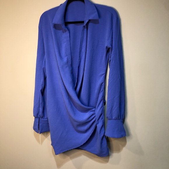 Pretty Little Thing Blue Textured Extreme Plunge Bell Cuff Shirt Dress - Picture 3 of 6